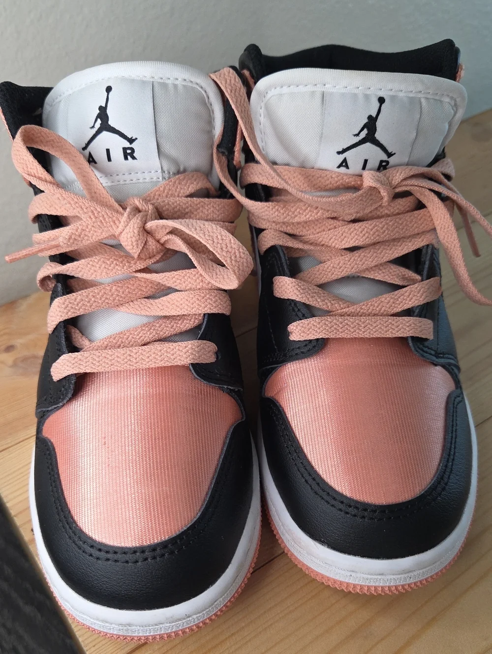 Nike Air Jordan Metro 1 Mid GS DM9077-108 Coral Black White Kids Sneaker Sz 4Y